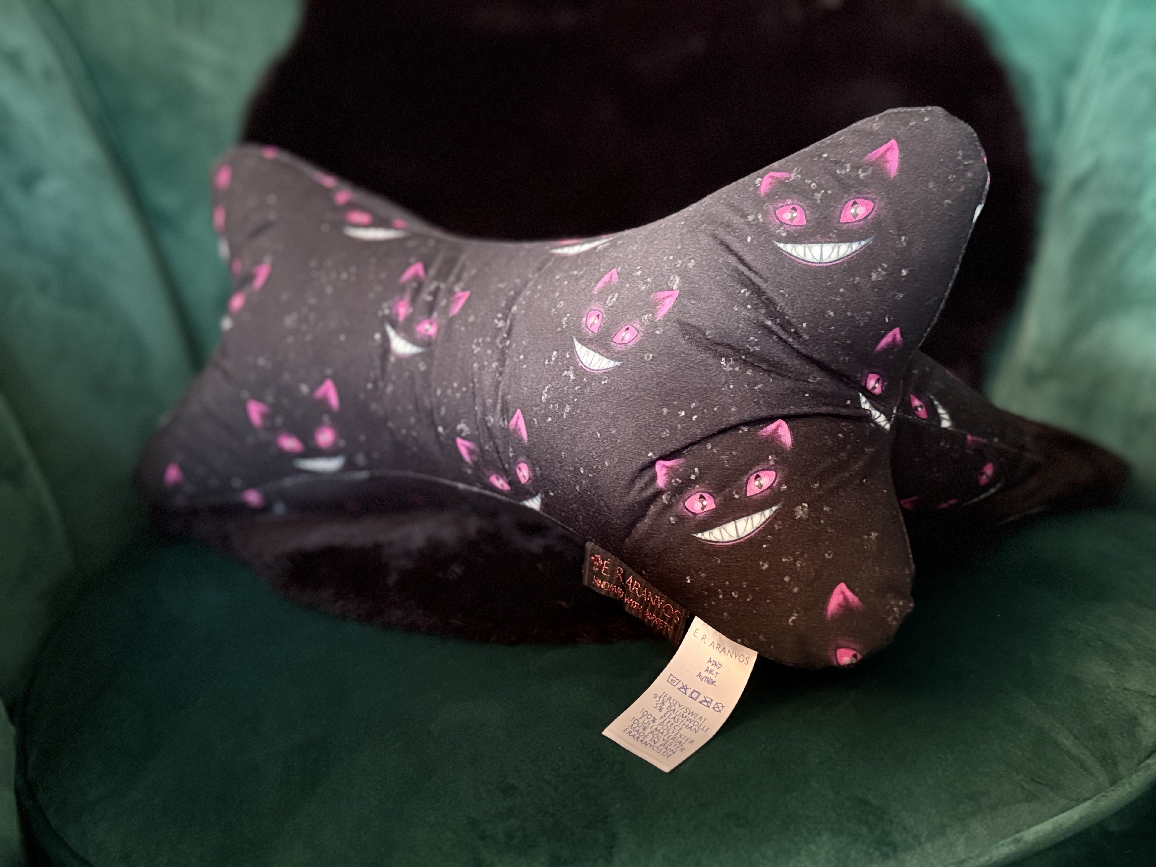 Leseknochen XXL Grinsekatze Schwarz-Pink