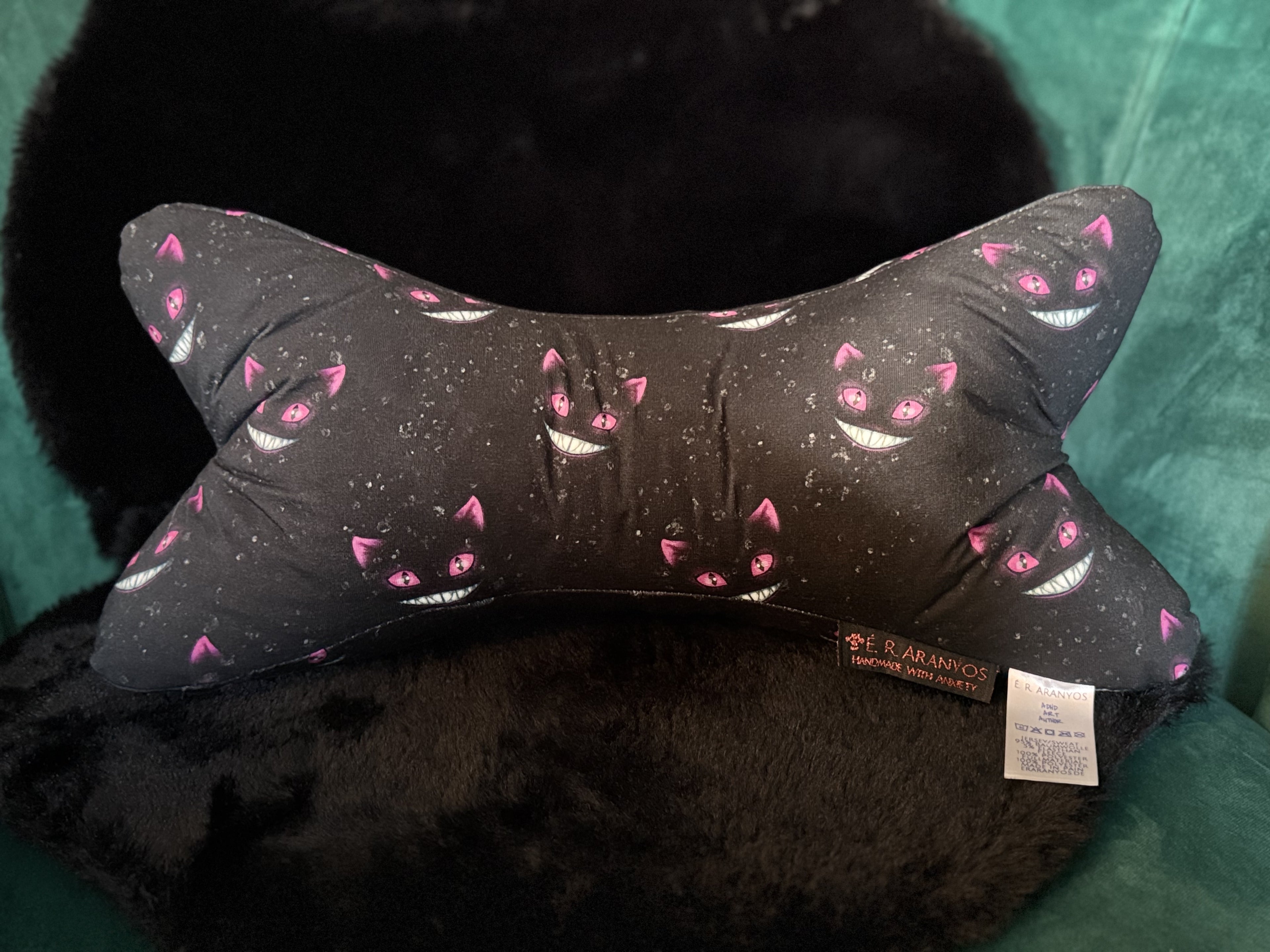 Leseknochen XXL Grinsekatze Schwarz-Pink