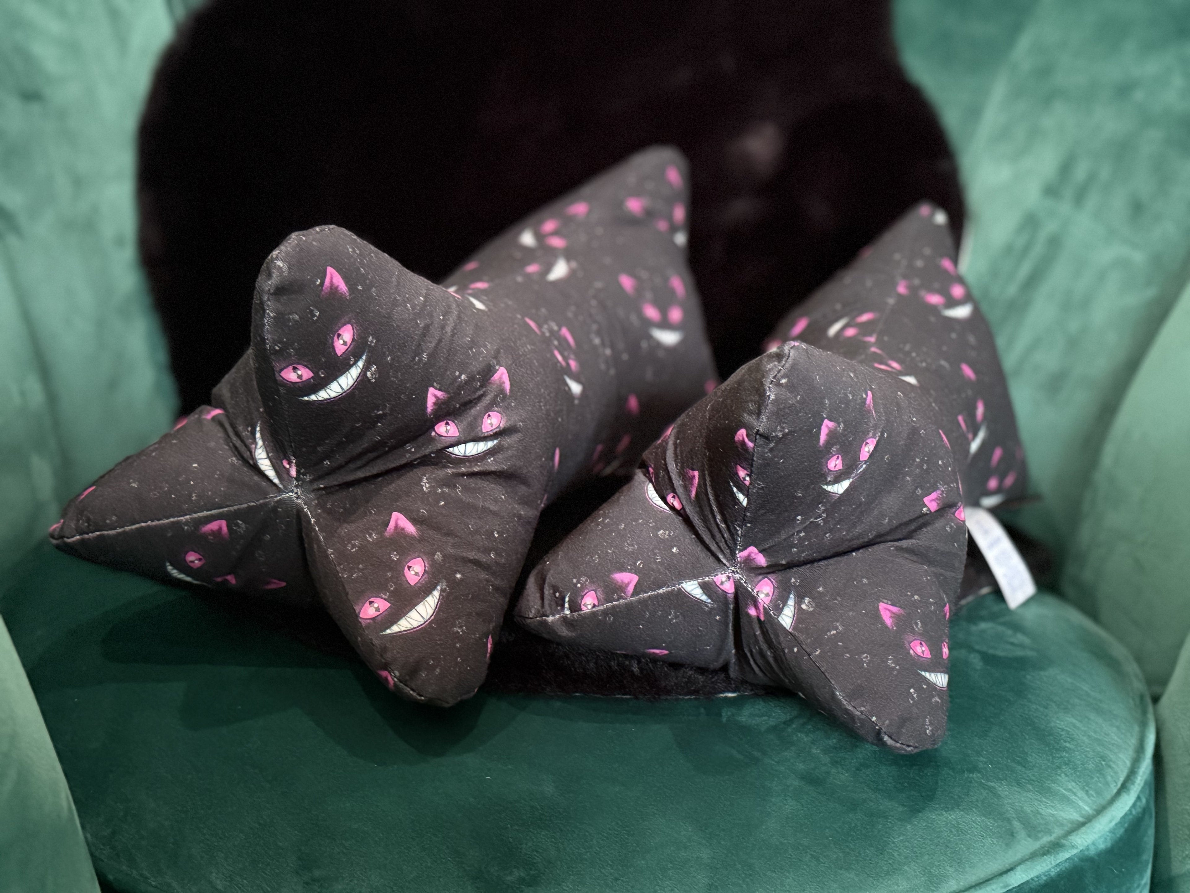 Leseknochen XXL Grinsekatze Schwarz-Pink